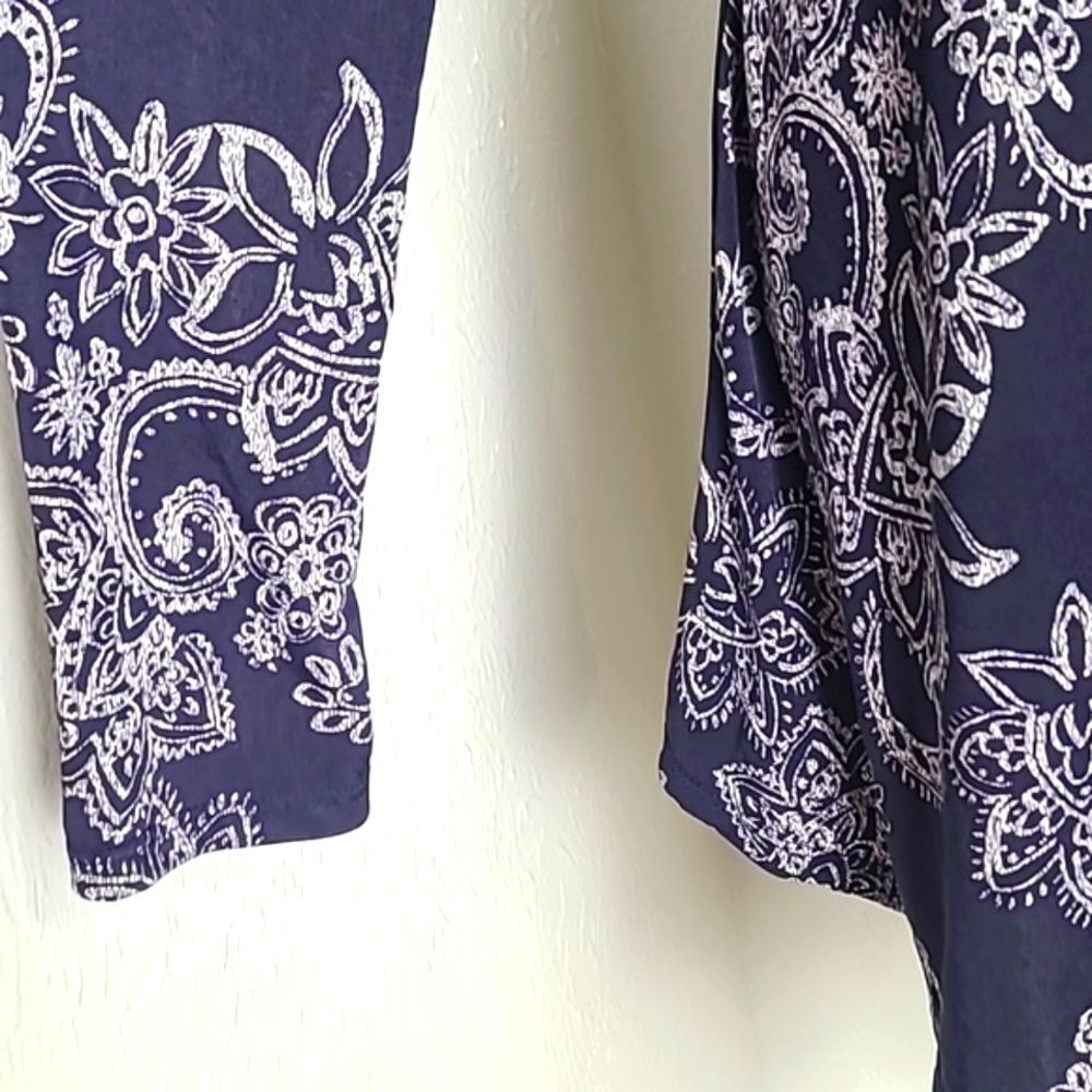 Made by Johnny- Johnny Was Blue & White Floral Asymmetrical Top, Size Large, NWT - Picture 5 of 10